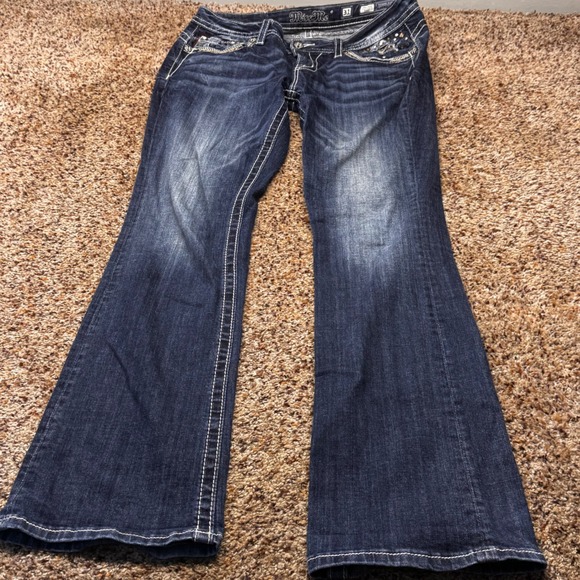 Miss Me Womens Mid Rise Bootcut Jeans MP8518B Dark Wash Embellished Size 31x34 - Picture 2 of 10